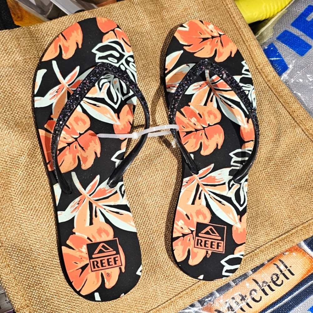 Reef slippers size 9